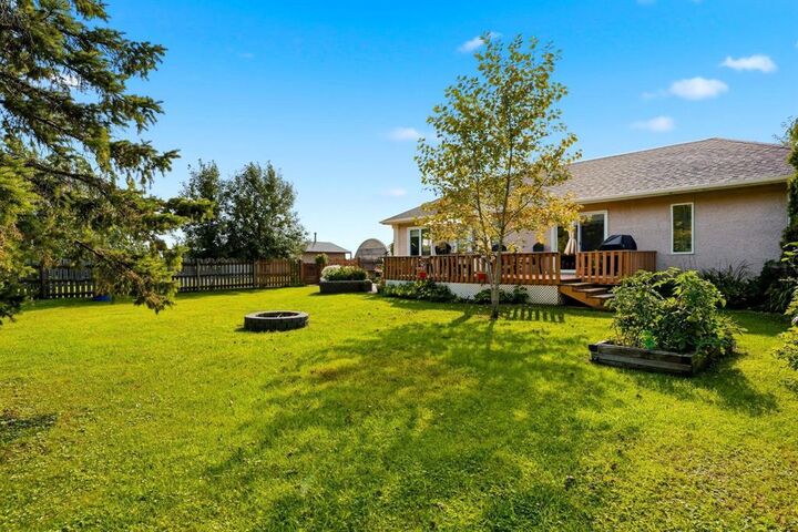 Property Photo: 71060 Edgewood Rd 32E Road MB R5M 0A9