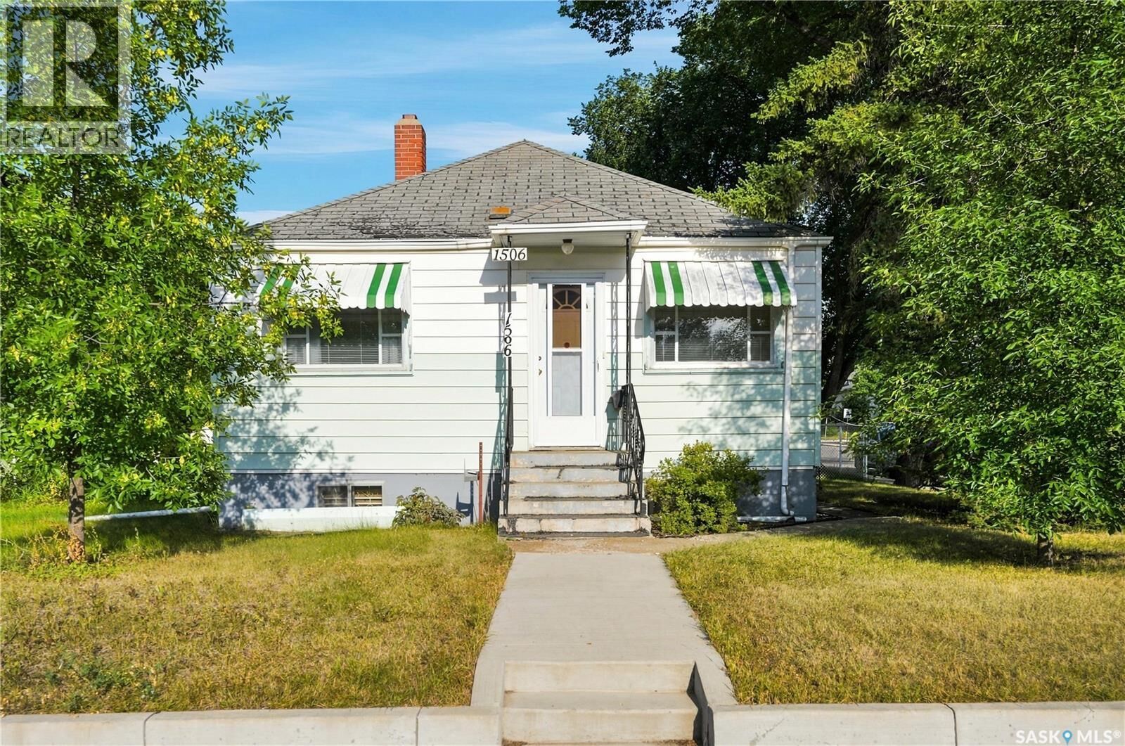 Property Photo:  1506 Edward Avenue  SK S7K 3B1 