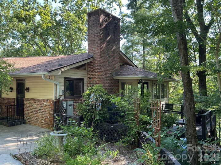Property Photo:  12 E Park Drive  NC 28782 