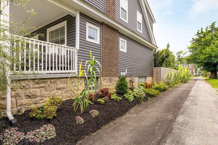 Property Photo:  1035 S Champion Avenue  OH 43206 