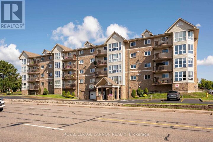 208-620 Red River Rd — photo 1