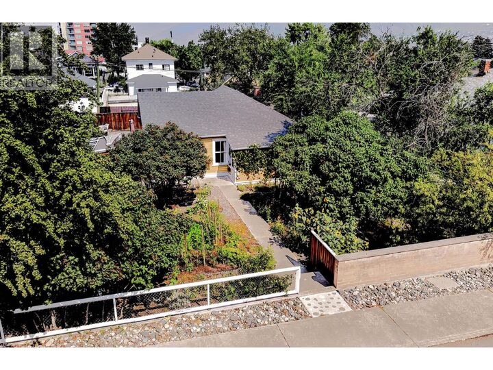 Property Photo: 632 Battle Street BC V2C 2M3