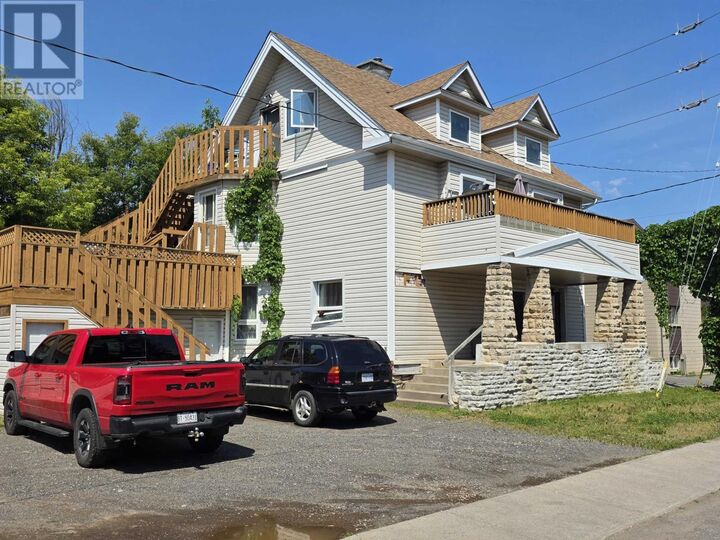 Property Photo:  711 Ridgeway Street E  ON P7E 5H3 
