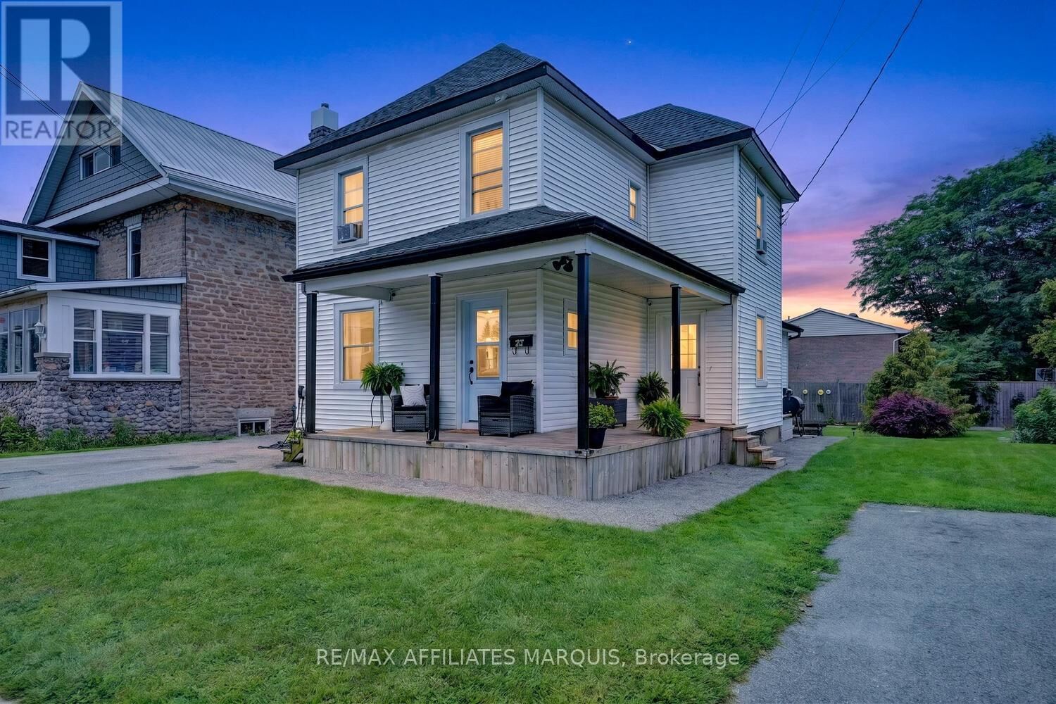 Property Photo: 57 Smiths Falls Avenue ON K7A 3B2