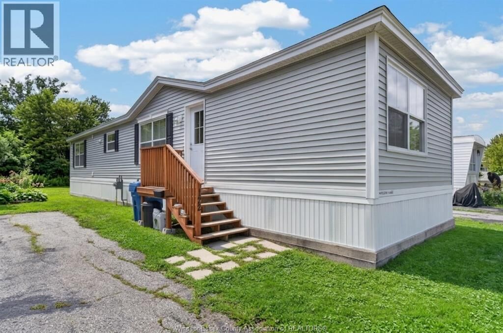 Property Photo:  122 Steven Court  ON N8M 1Z9 