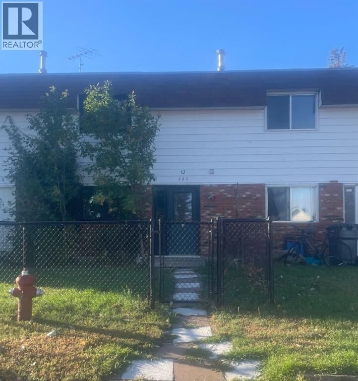 Property Photo: 307 8 Avenue AB T0J 0B0