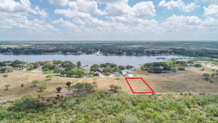 Property Photo:  16 Lakeshore Drive  TX 78383 