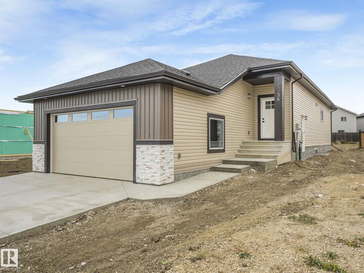Property Photo: 36 Dalquist Bay AB T9E 1N7