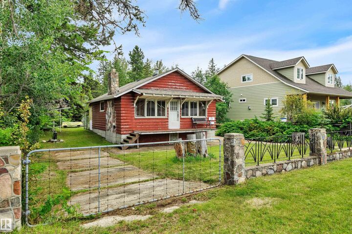 810 1 Ave — photo 1