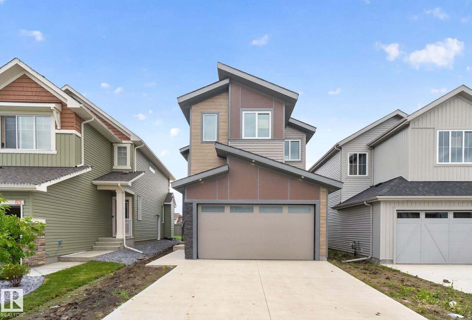 Property Photo:  49 Elliott Wynd  AB T8L 0Z4 