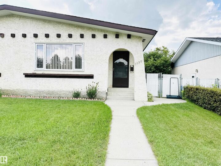 5620 55A Street — photo 1