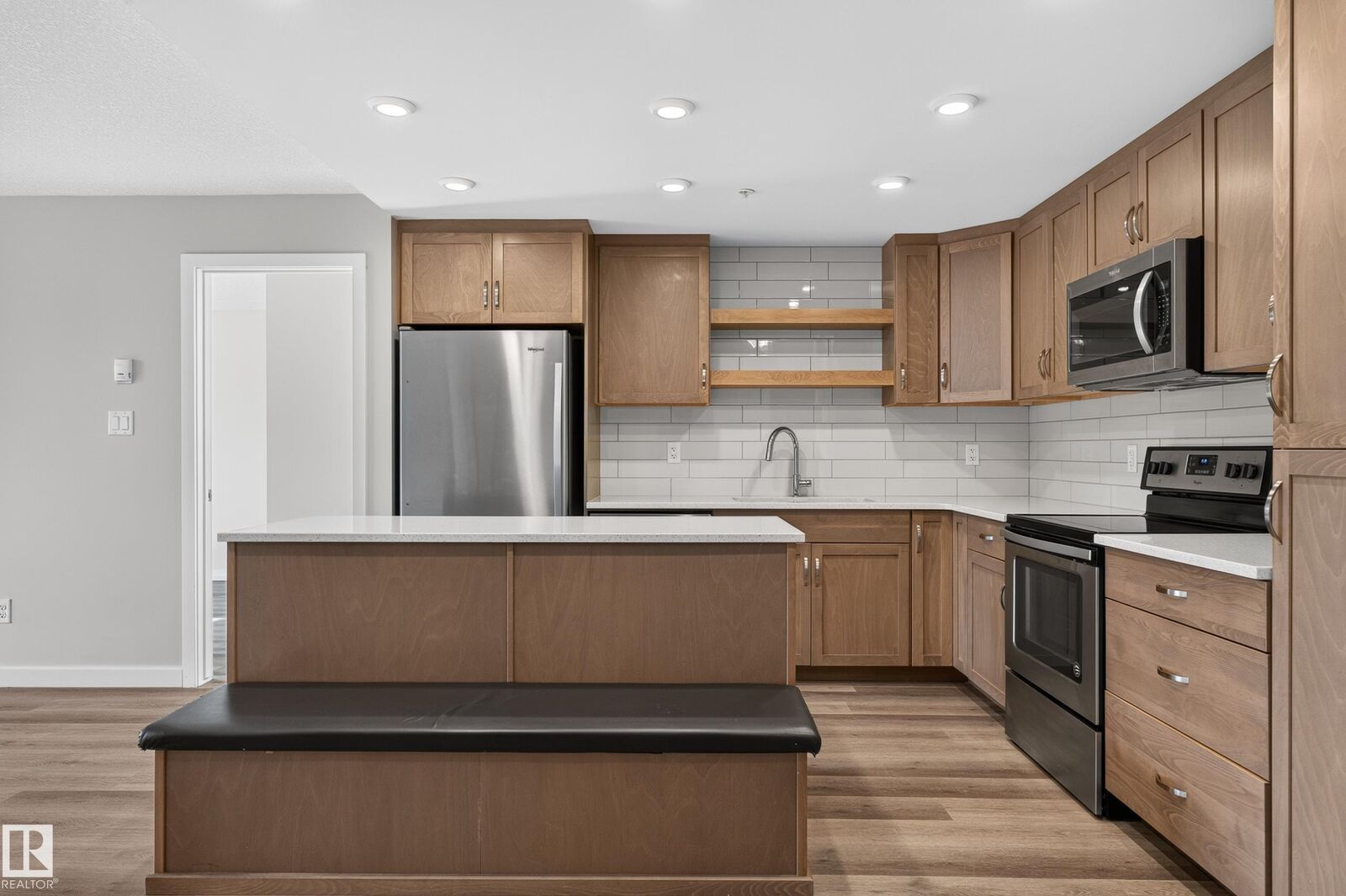 Property Photo:  5504 Schonsee Drive NW 131  AB T5Z 0N9 