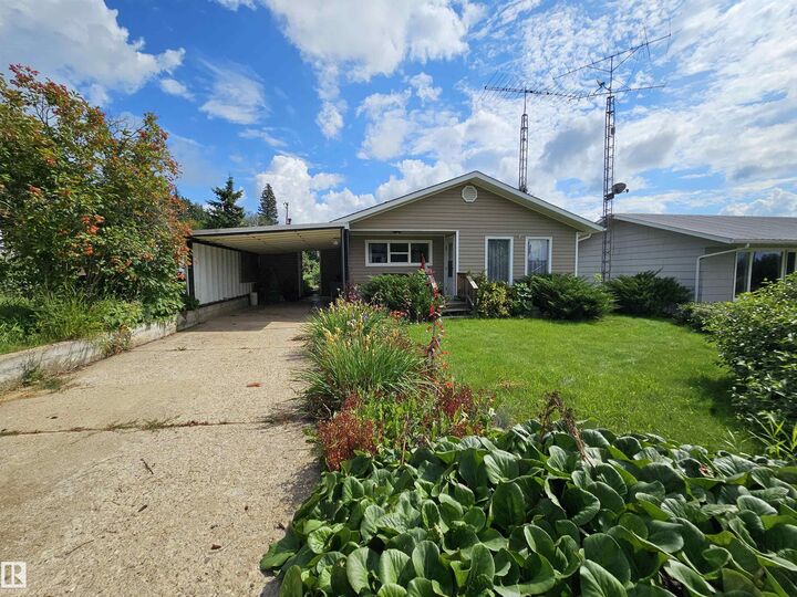 Property Photo:  5011 48 Street  AB T0B 3K0 