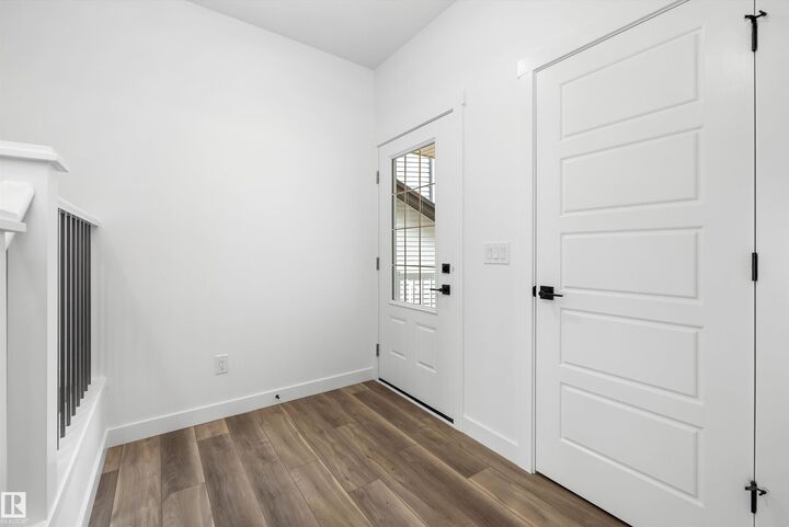 Property Photo:  4039 207 Street NW  AB T6M 3G1 