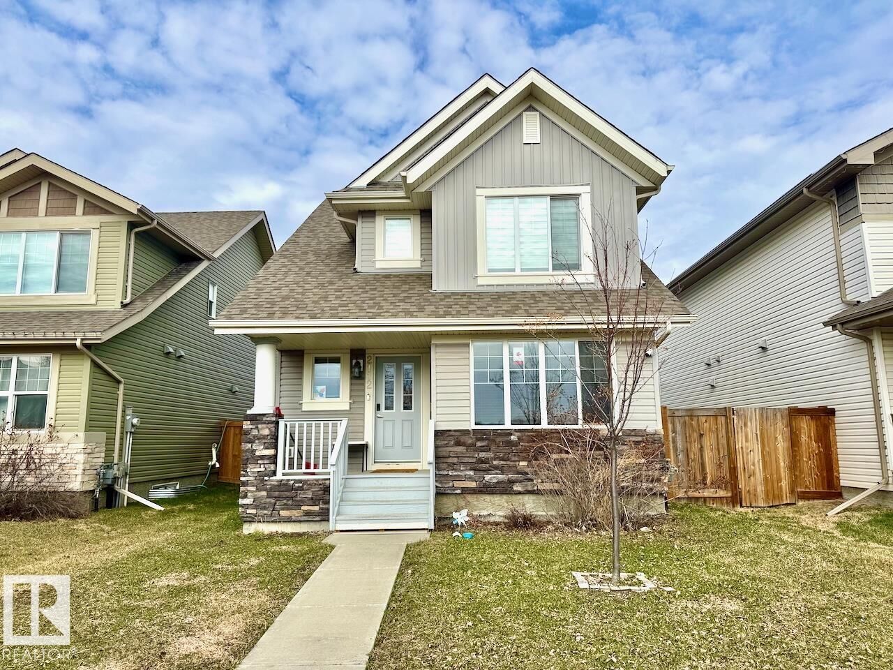 Property Photo:  2112 Glenridding Way SW  AB T6W 2H4 