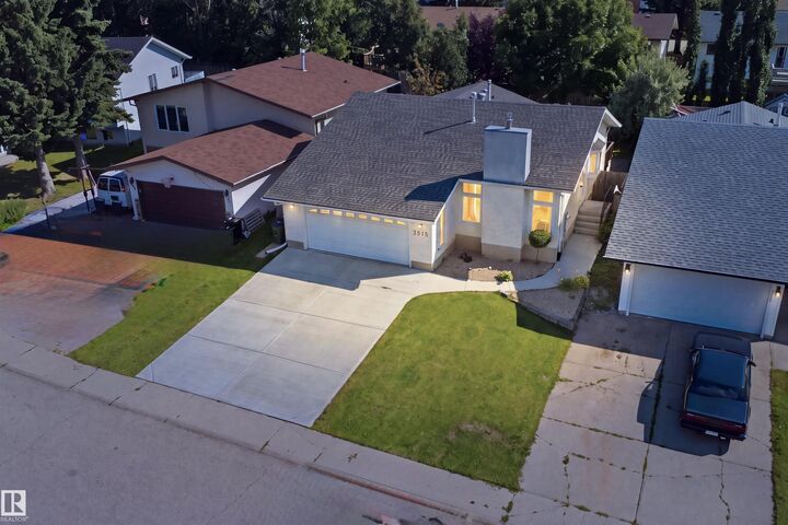 3515 20 Ave NW — photo 1