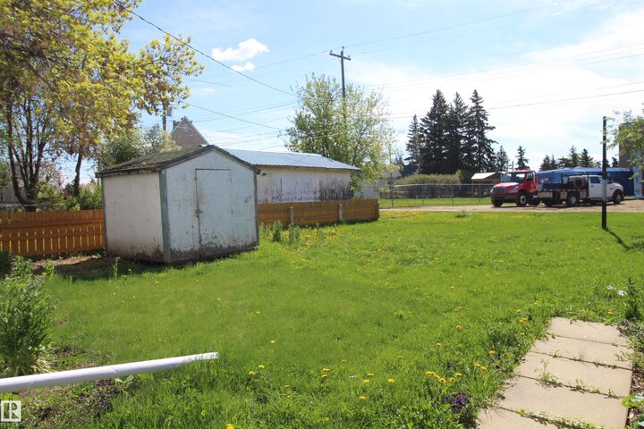 Property Photo: 10123 104 Street AB T7P 1V3