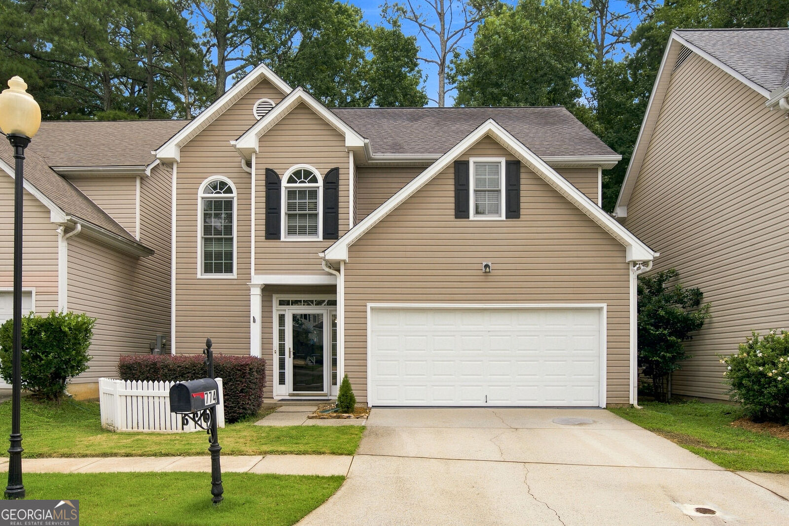 Property Photo: 774 Gardenside Circle SE GA 30067