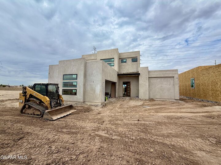 Property Photo: 9717 Peaceful Valley E TX 79927