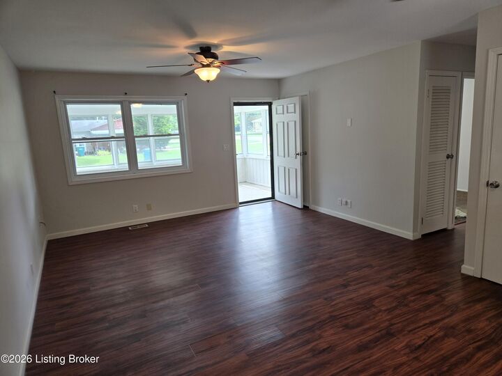 Property Photo: 3613 Freedom Way KY 40229