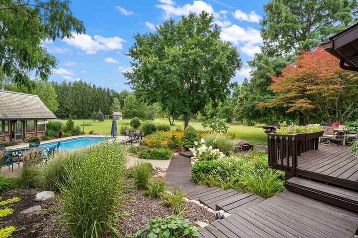Property Photo: 8605 N 600 IN 46360