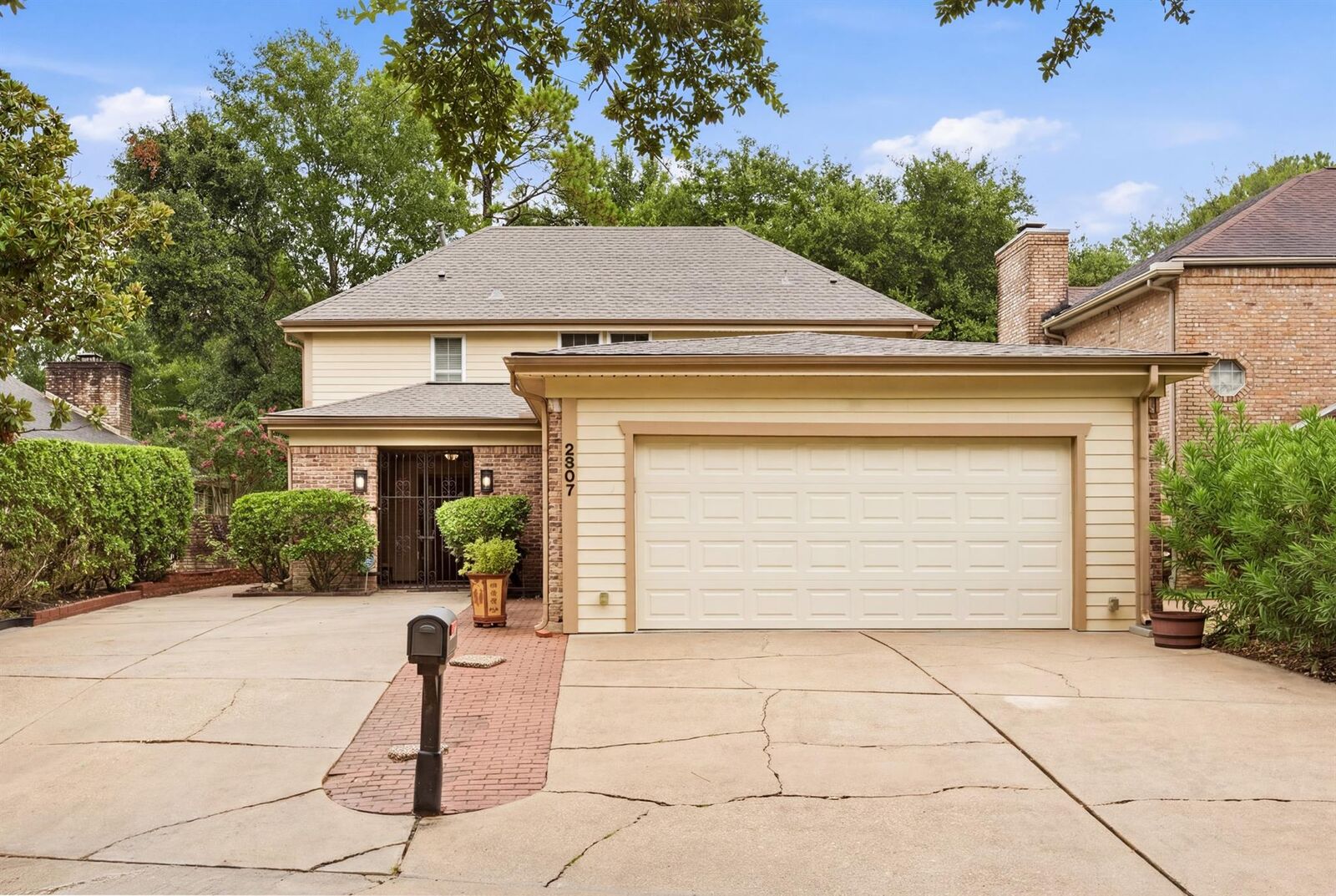 Property Photo: 2807 Quail Hollow Drive TX 77459
