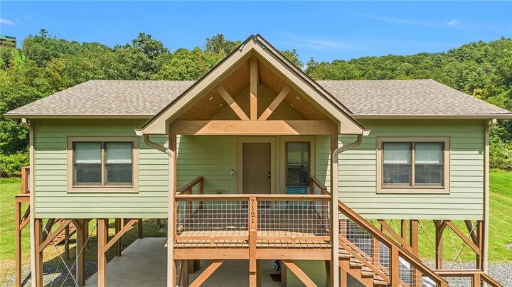 Property Photo:  7121 Railroad Grade Road  NC 28684 
