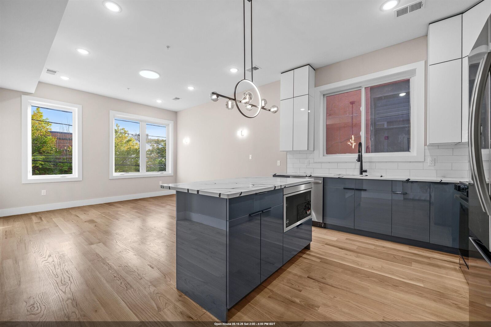 Property Photo:  94 South St 2  NJ 07307 