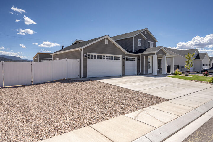 Property Photo: 1118 E 4240 N UT 84721
