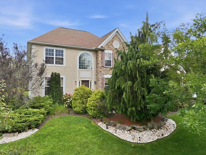 Property Photo: 18 Creek Court PA 18040