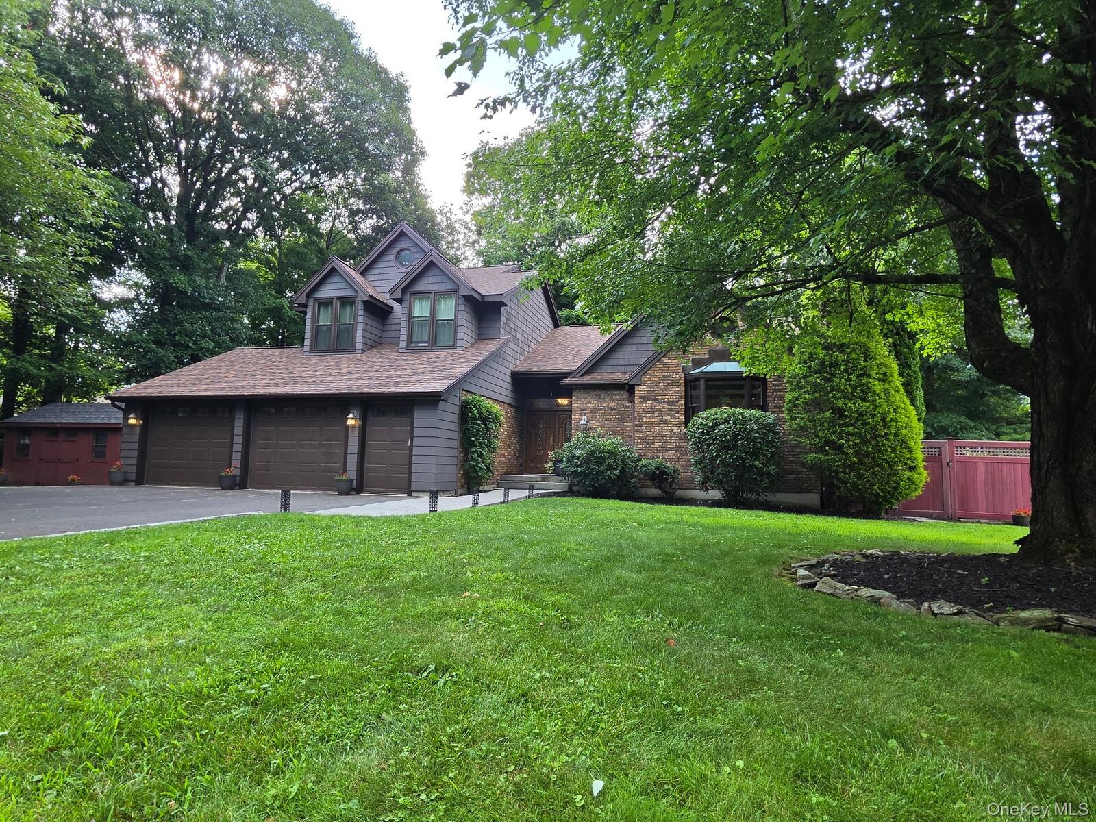 Property Photo:  11 Coach Hill Drive Danbury, Ct  CT 06811 