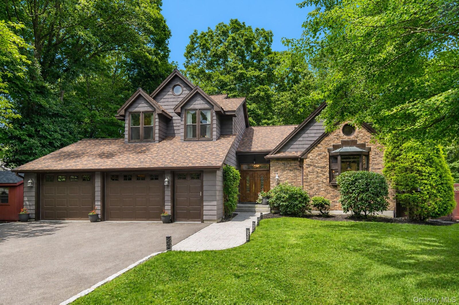 Property Photo:  11 Coach Hill Drive Danbury, Ct  CT 06811 