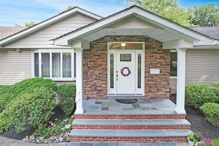 Property Photo:  27 Eldor Avenue  NY 10956 