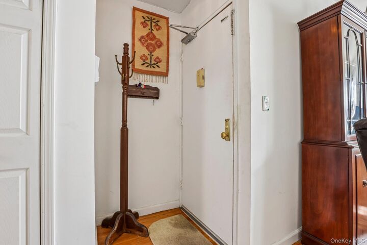 Property Photo:  8 Dehaven Drive 1D  NY 10703 