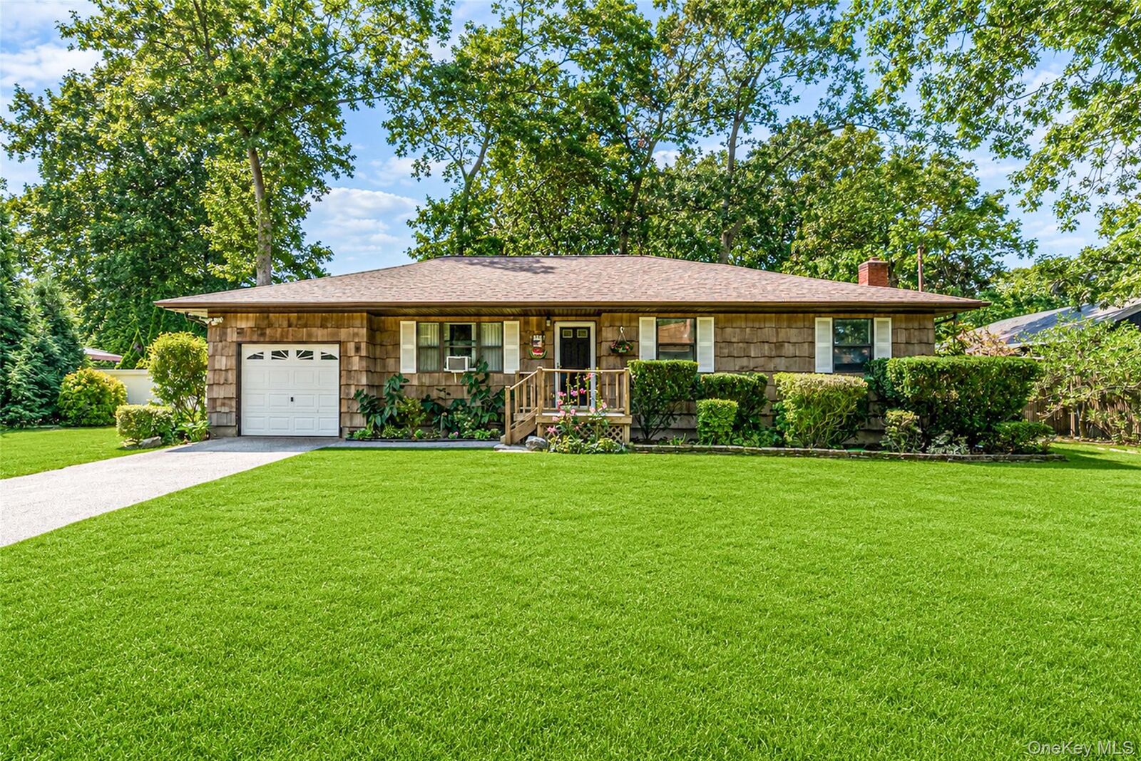 Property Photo:  32 Rutland Road  NY 11950 