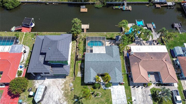 Property Photo:  9826 Island Harbor Drive  FL 34668 