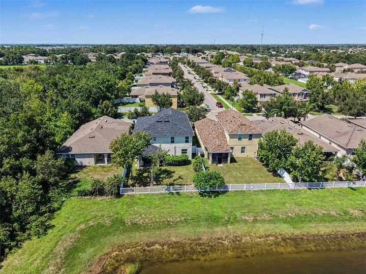 Property Photo:  10413 Avian Forrest Drive  FL 33578 
