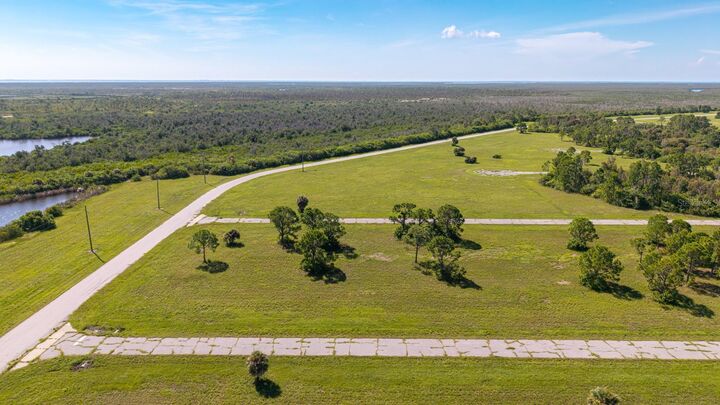 Property Photo: 12368 Croker Court FL 33946