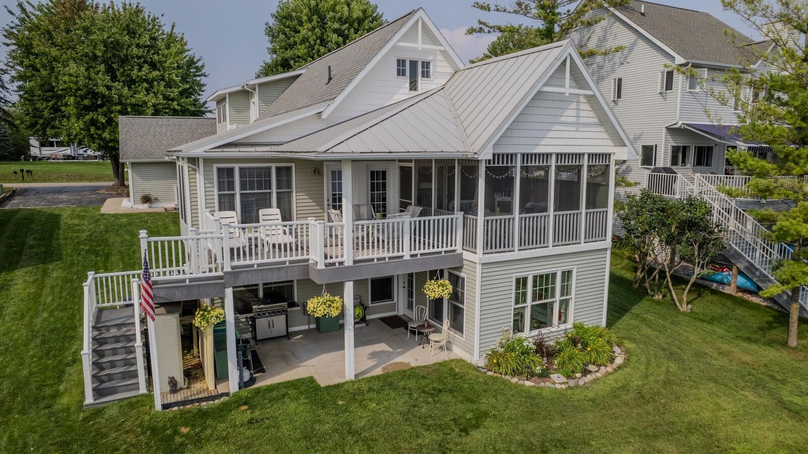 Property Photo: 1557 Manchester Way MI 48624