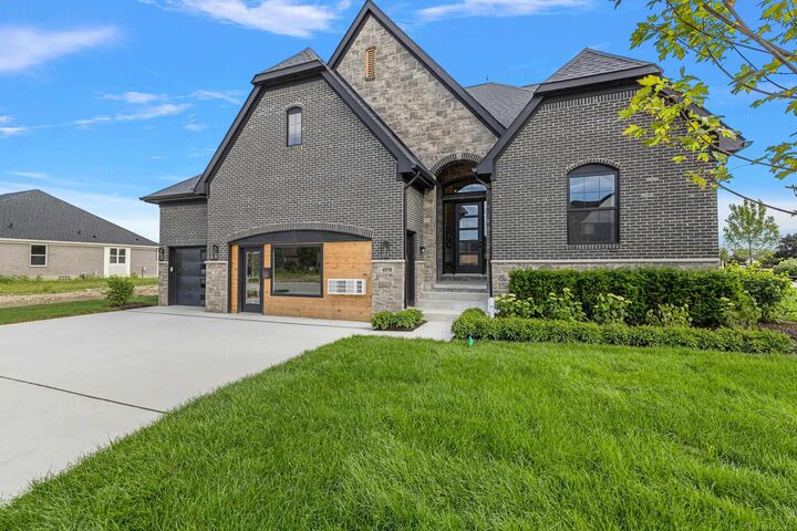 Property Photo: 4140 Blossom Drive MI 48314