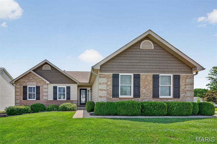 Property Photo: 41 Old Yorktown Court MO 63385