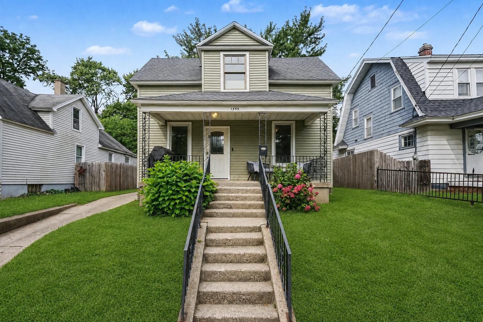 Property Photo:  1355 Valley NW  MI 49504 