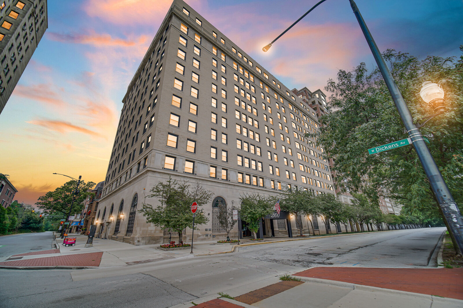 Property Photo:  2100 N Lincoln Park West Avenue 7fn  IL 60614 