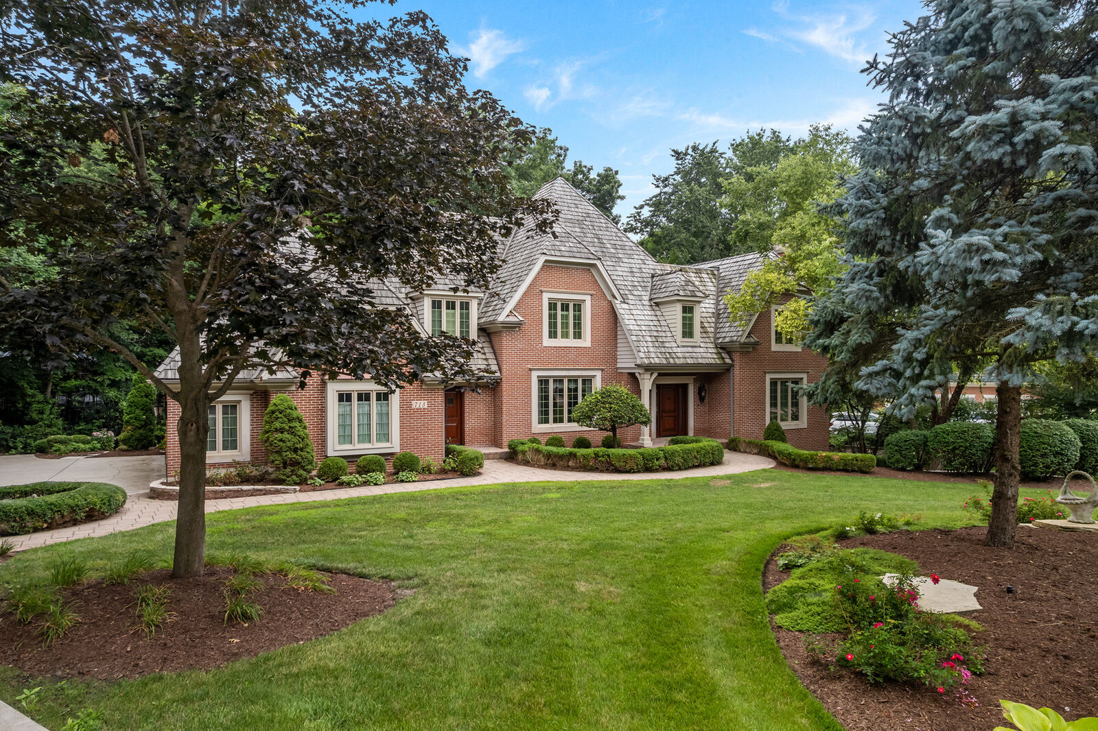 Property Photo:  713 Fox Glen Drive  IL 60174 