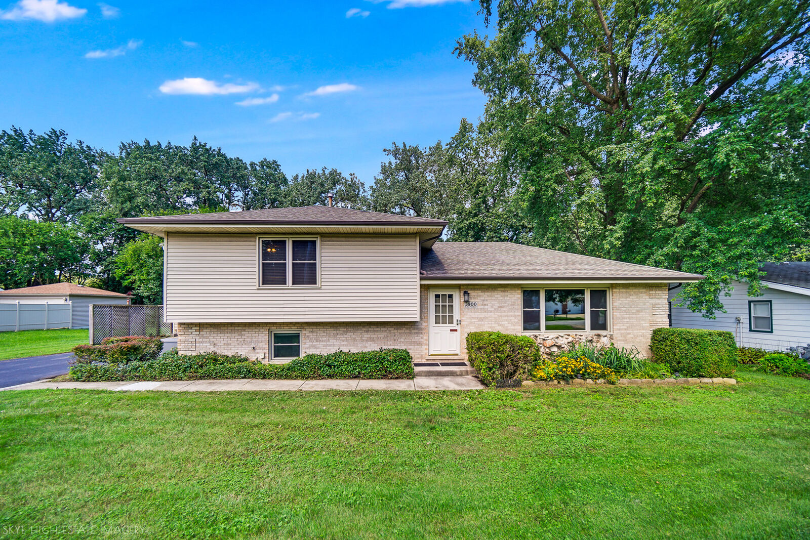 Property Photo: 3900 W 155th Street IL 60428