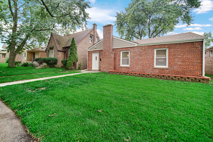 Property Photo: 13706 S Atlantic Avenue IL 60827