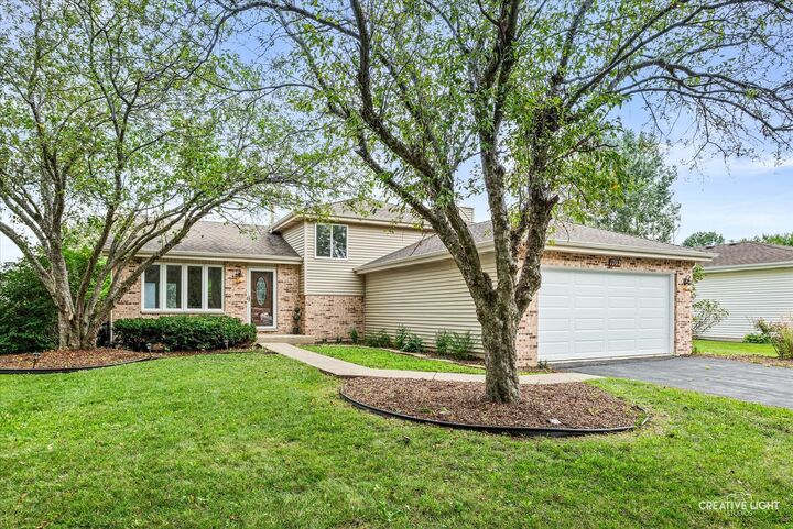 Property Photo: 1702 Pebble Beach Drive IL 60586