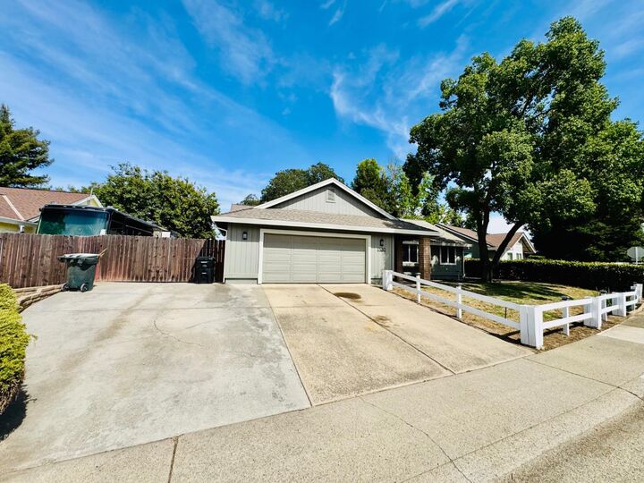 Property Photo:  1530 Vista Creek Drive  CA 95661 