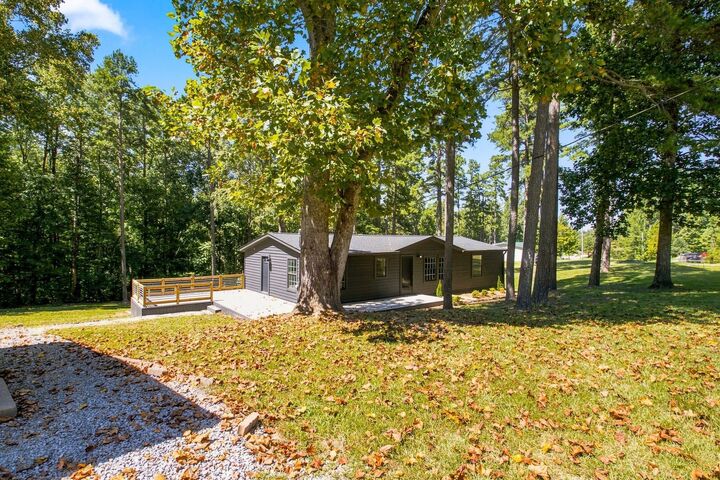 Property Photo: 1058 Caps Rdg TN 37055