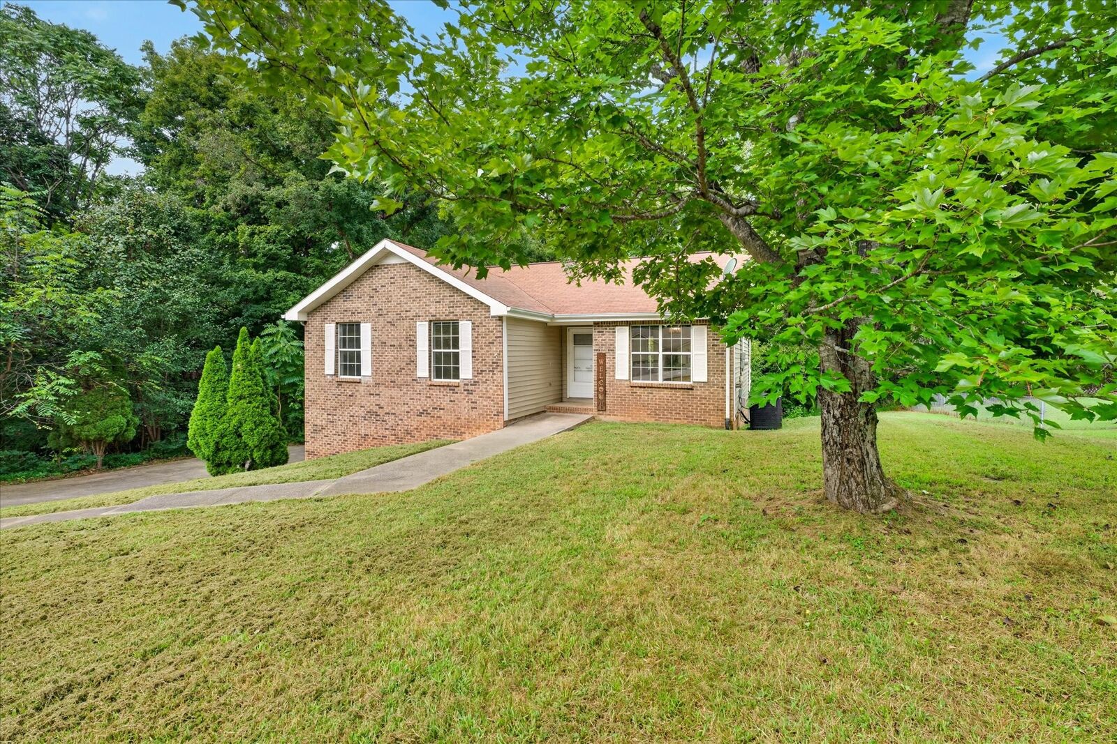 Property Photo:  1315 Hand Dr  TN 37042 